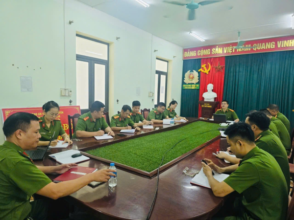 Công an xã La Bằng tổ chức sinh hoạt chính trị