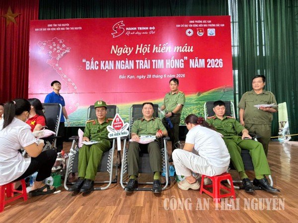 Công an phường Bắc Kạn tham gia hiến máu tình nguyện