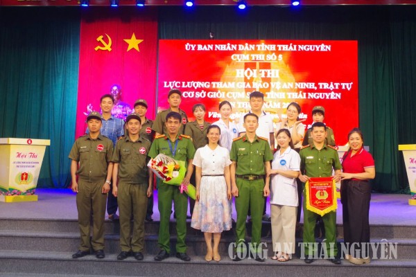 đội tuyển lực lượng tham gia bảo vệ ANTT ở cơ sở xã Bình Thành đã tham gia Hội thi lực lượng tham gia bảo vệ ANTT ở cơ sở giỏi Cụm số VI