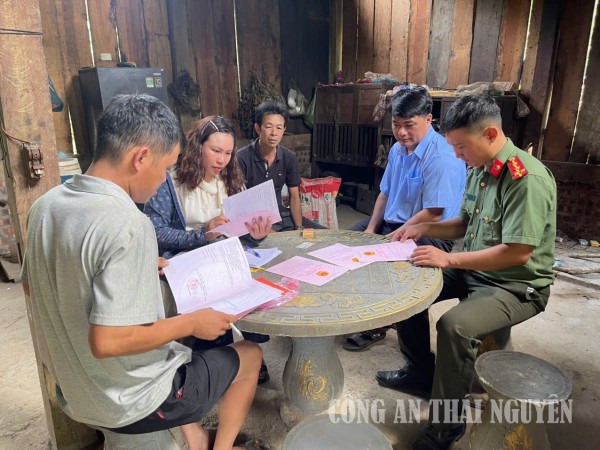 Công an xã Vĩnh Thông tích cực tham gia rà soát nhà tạm, nhà dột nát trên địa bàn