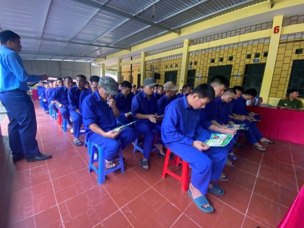 Cơ sở cai nghiện ma túy số 2 phối hợp tuyên truyền pháp luật về vay tín dụng đối với người sau cai nghiện ma túy