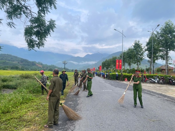Giữ xanh địa chỉ đỏ - Hoạt động ý nghĩa của Công an xã La Bằng