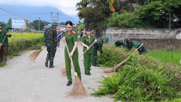 Công an xã Đại Từ tham gia lễ phát động thực hiện phong trào thi đua