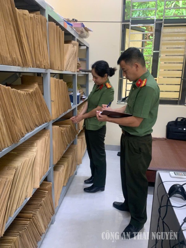 ảnh Công an xã Phong Quang nâng cao chất lượng công tác tàng thư