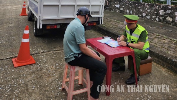 Công an xã lập biên bản đối với các trường hợp vi phạm.