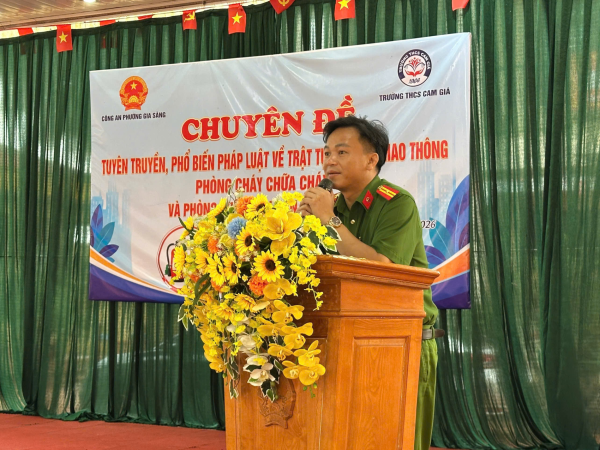 Công an phường Gia Sàng tuyên truyền, phổ biến pháp luật tại các trường học