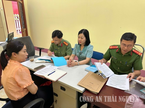 Kiểm tra bảo vệ bí mật nhà nước tại các đơn vị, cơ sở giáo dục tại xã Hợp Thành.