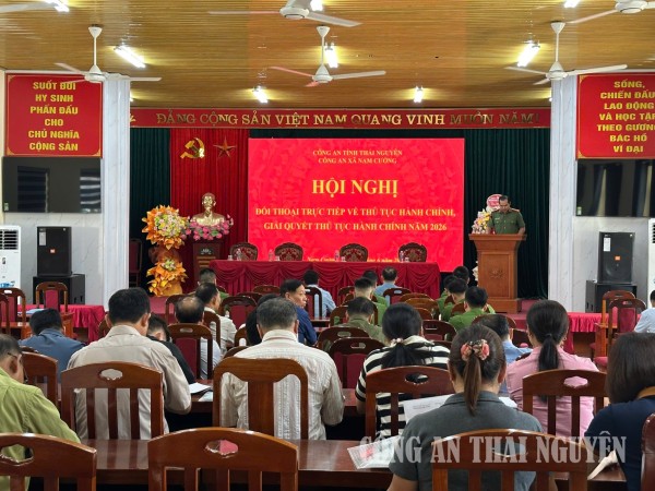 Đối thoại về cải cách hành chính, giải quyết thủ tục hành chính tại xã Nam Cường.