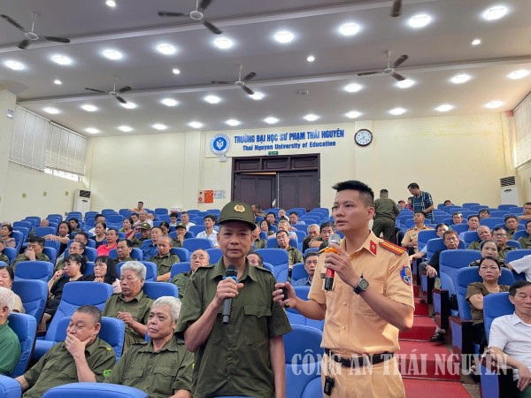 PC 08 đào tại lái xe tại Phan Đình Phùng
