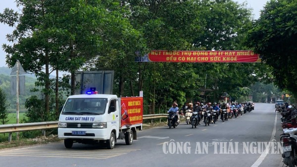 Ra quân hưởng ứng phòng, chống tác hại của thuốc lá.