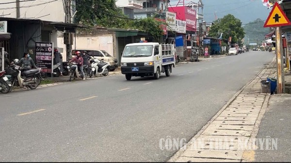 Công an xã Vạn Phú kịp thời hỗ trợ thí sinh quên giấy tờ dự thi.