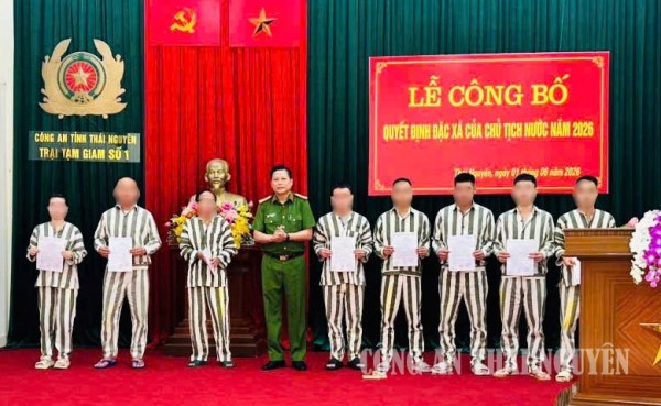 Công bố các Quyết định đặc xá cho phạm nhân
