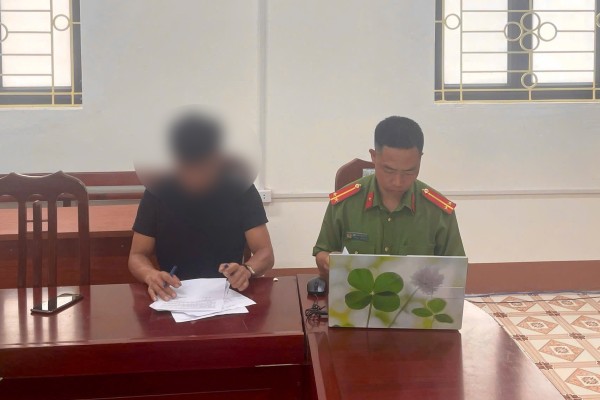 Công an xã Vô Tranh xử lý trường hợp đăng tải bình luận nội dung sai sự thật