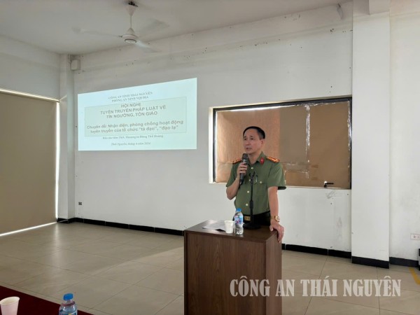 Tuyên truyền, phổ biến pháp luật cho công nhân, người lao động tại doanh nghiệp.