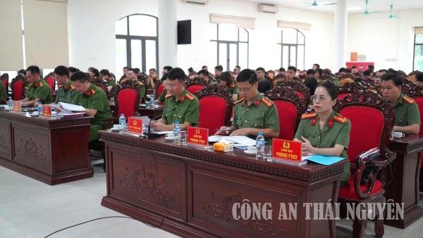 Các đại biểu tham gia hội nghị tại điểm cầu Công an tỉnh Thái Nguyên.