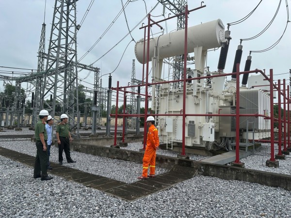 Chủ động đảm bảo an ninh, an toàn tuyến đường dây truyền tải điện 220kV