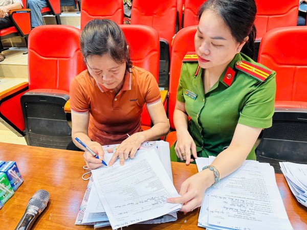 Công an phường Phan Đình Phùng tích cực thu nhận mẫu ADN thân nhân liệt sĩ