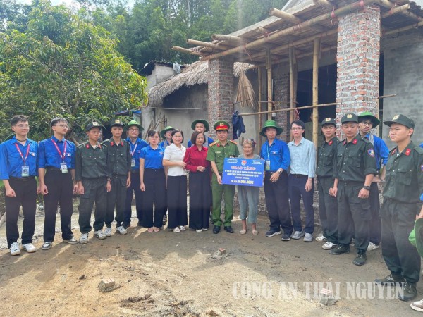 25 7 PK02 lao động giúp dân (3)