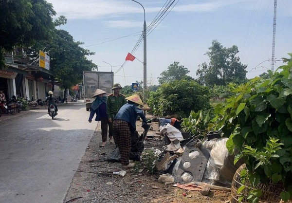 Tăng cường biện pháp giải tỏa hành lang, vỉa hè trên địa bàn xã Tân Khánh