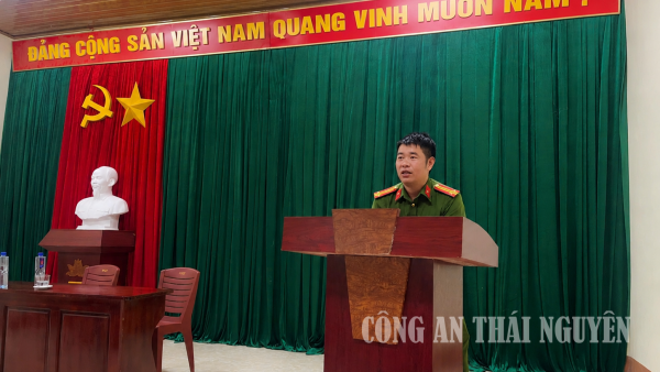 Công an xã Yên Phong tuyên truyền pháp luật về phòng, chống mua bán người và ma túy