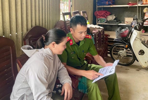 Công an xã Văn Lang tuyên truyền hưởng ứng tháng hành động phòng, chống ma túy