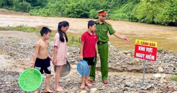 Công an xã Cẩm Giàng tuyên truyền, phòng chống đuối nước cho trẻ em