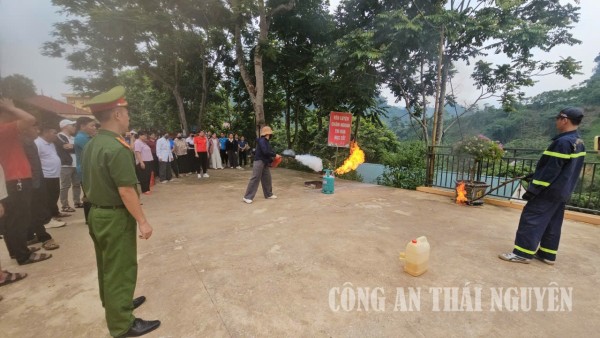 Tuyên truyền, huấn luyện nghiệp vụ phòng cháy, chữa cháy cho cán bộ, giáo viên tại xã Nam Cường