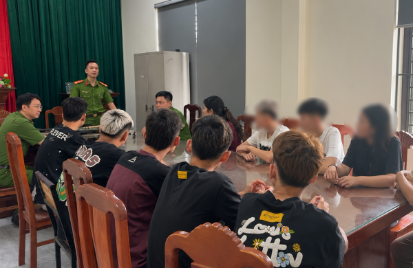 Tuyên truyền những điểm mới của pháp luật về quản lý, sử dụng vũ khí cho thanh, thiếu niên