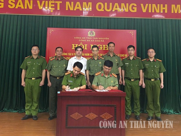 Ký kết chương trình phối hợp bảo đảm an ninh, trật tự