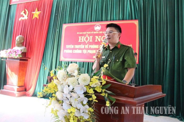 Báo cáo viên tuyên truyền quy định của pháp luật, kỹ năng phòng ngừa tội phạm và tệ nạn ma túy