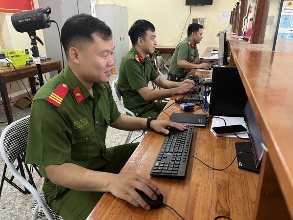 Tích cực làm sạch, cập nhật dữ liệu dân cư sau sắp xếp thôn