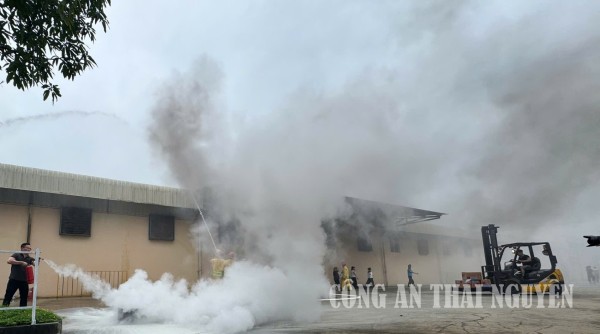 Nâng cao năng lực phòng cháy, chữa cháy cho lực lượng cơ sở.
