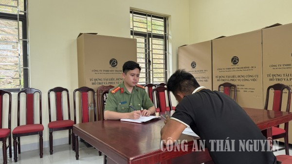 Công an xã Phúc Lộc răn đe, vô hiệu hoá trường hợp đăng tải thông tin xấu độc trên không gian mạng.