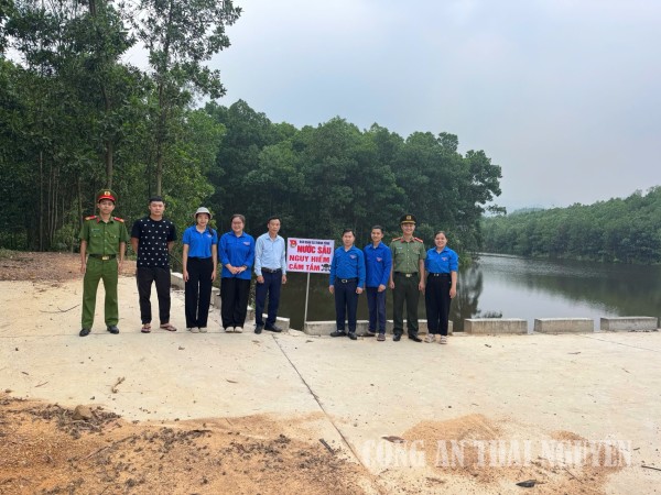 Lắp đặt biển cảnh báo nguy cơ đuối nước tại các khu vực sông, hồ có độ sâu lớn