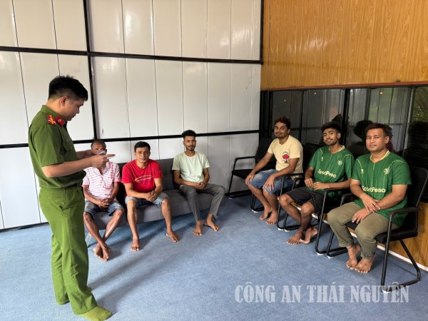 Trung Hội ktra người nước ngoai