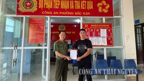 Lan tỏa tinh thần xung kích qua những lá đơn tình nguyện tham gia nghĩa vụ Công an nhân dân năm 2027