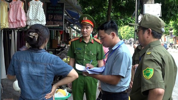 Công an phường Gia Sàng tuần tra, xử lý vi phạm về trật tự công cộng