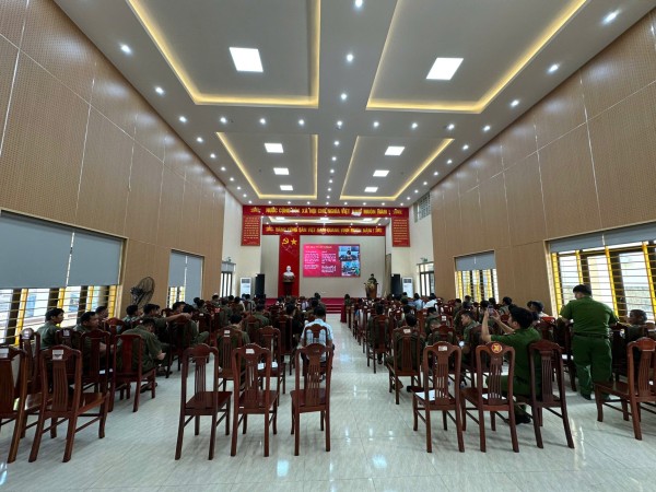 Tuyên truyền pháp luật về vũ khí, vật liệu nổ, công cụ hỗ trợ và pháo
