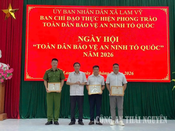 Khen thưởng các tập thể, cá nhân