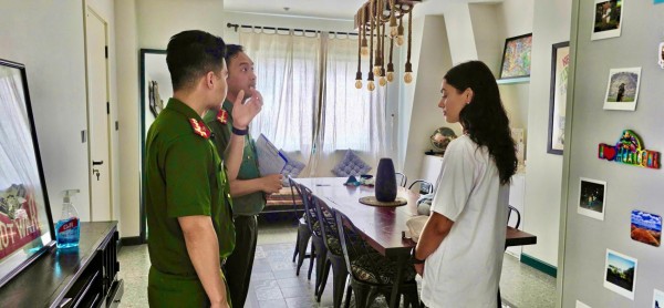 Công an phường Linh Sơn kiểm tra, quản lý cư trú người nước ngoài