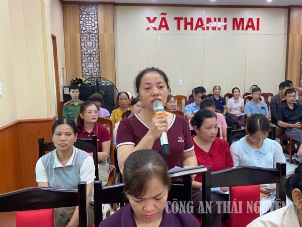 Công an xã Thanh Mai tổ chức hội nghị đối thoại trực tiếp về thủ tục hành chính.