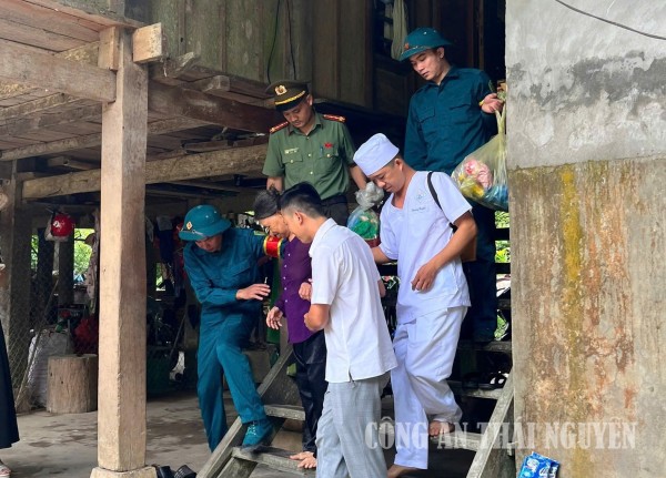 Công an xã Thần Sa tham gia phương án diễn tập sơ tán người dân an toàn phòng chống thiên tai