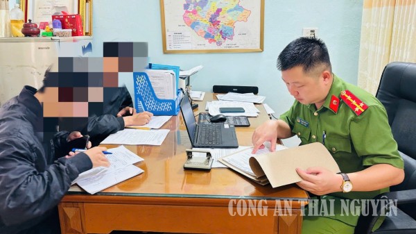 Công an xã Na Rì: Gọi hỏi, kiểm danh, kiểm diện, giáo dục đối tượng trong diện quản lý.