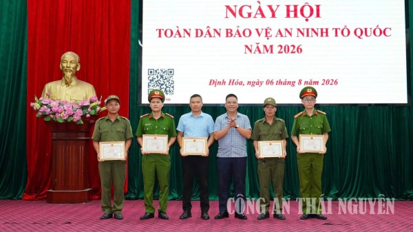 Tổ chức Ngày hội toàn dân bảo vệ an ninh Tổ quốc tại xã Định Hóa