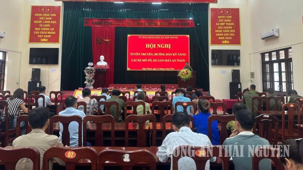 Công an xã Hợp Thành tuyên truyền kỹ năng lái xe mô tô, xe gắn máy an toàn