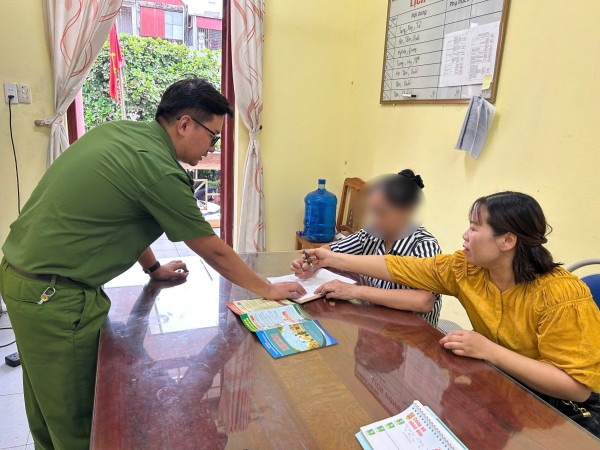 Công an xã Kha Sơn đồng hành cùng người chấp hành xong hình phạt tù, xây dựng cuộc đời mới