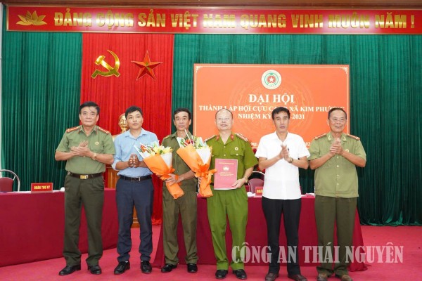 Ảnh 1 Kim Phượng thành lập hội Cựu CAND