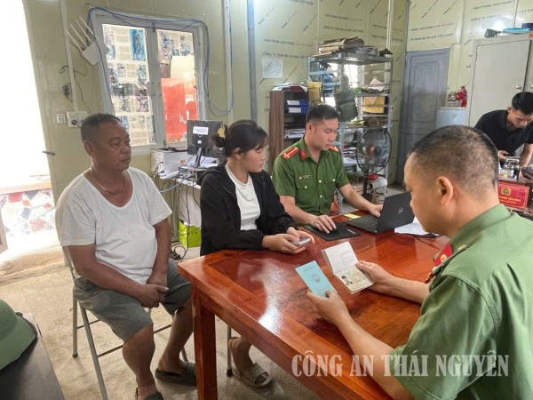 Ảnh 2 bằng vân người nước ngoài