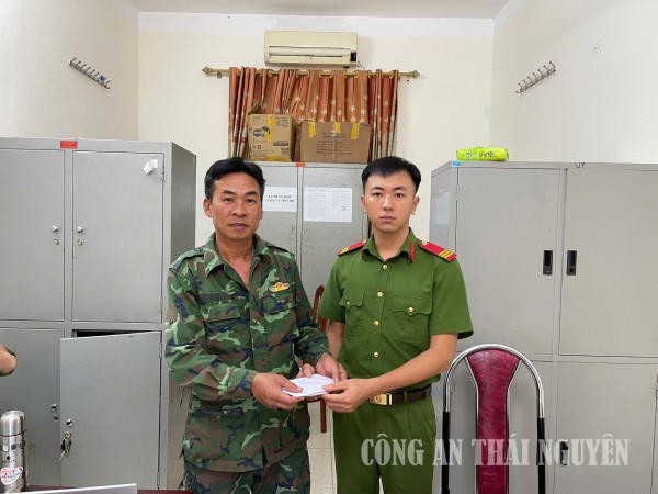 bá xuyên tự giác giao nộp