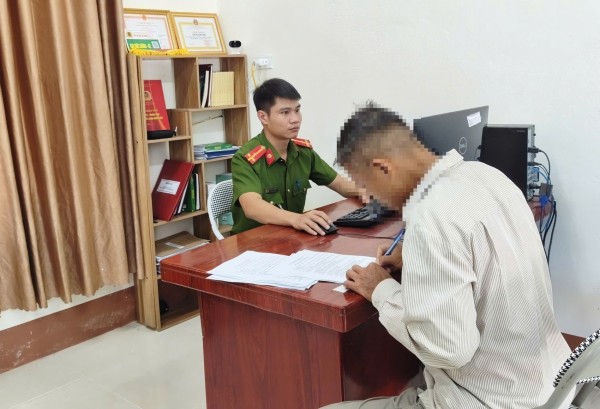 Công an xã Đức Lương quản lý người bị áp dụng biện pháp ngăn chặn cấm đi khỏi nơi cư trú